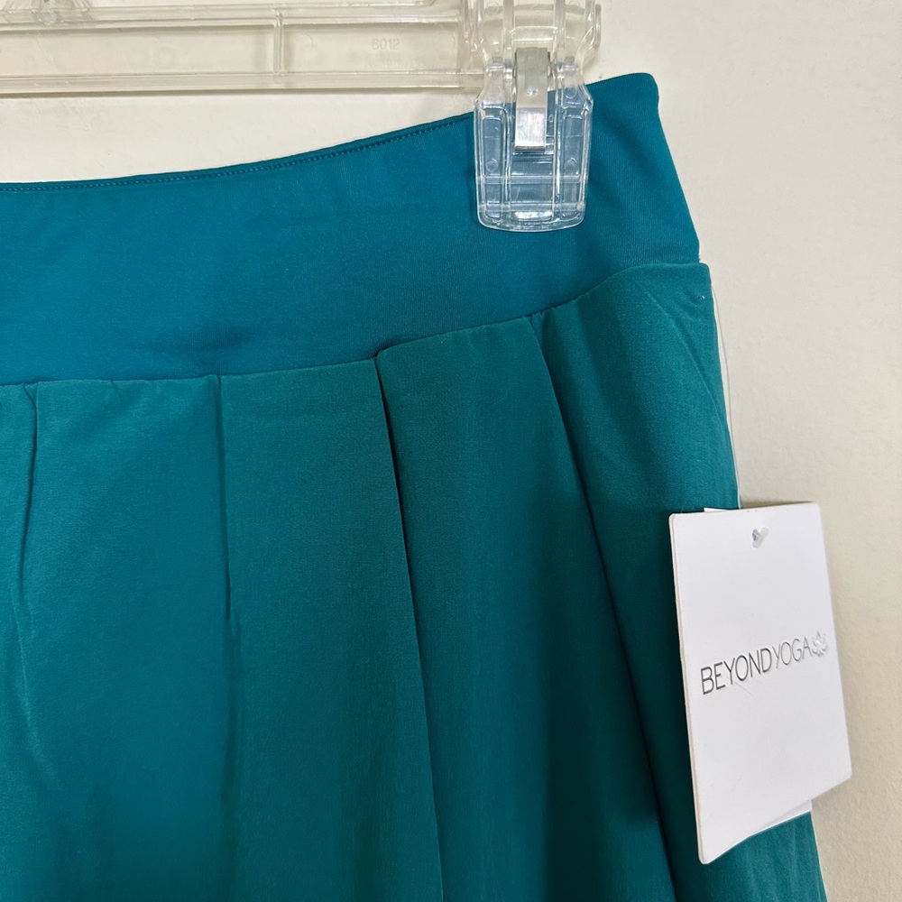 NWT Beyond Yoga Court Advantage Athletic Skirt Skort Teal sz Medium - Picture 4 of 7